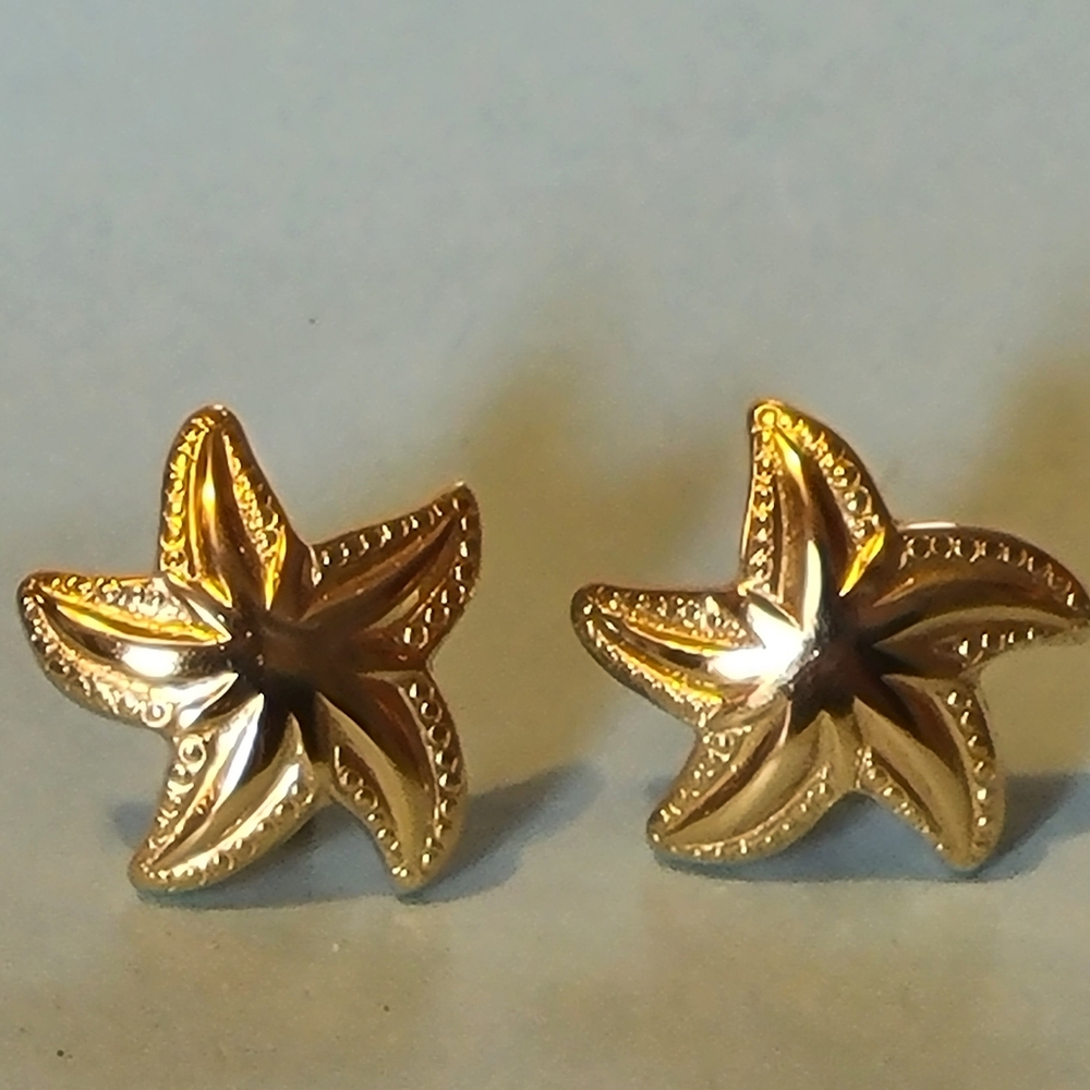 Avon Gold Starfish Earrings